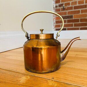 Vintage Gallery and Fen - English Copper Tea Kettle Beautiful & Elegant